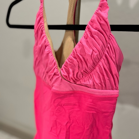 Lululemon Tank Top | Bright Pink | Size 4 | Vintage Lululemon in Good Quality - Picture 4 of 5